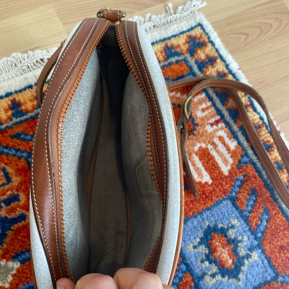 Vintage Dooney & Bourke Pebbled Oval Bag - Picture 5 of 8